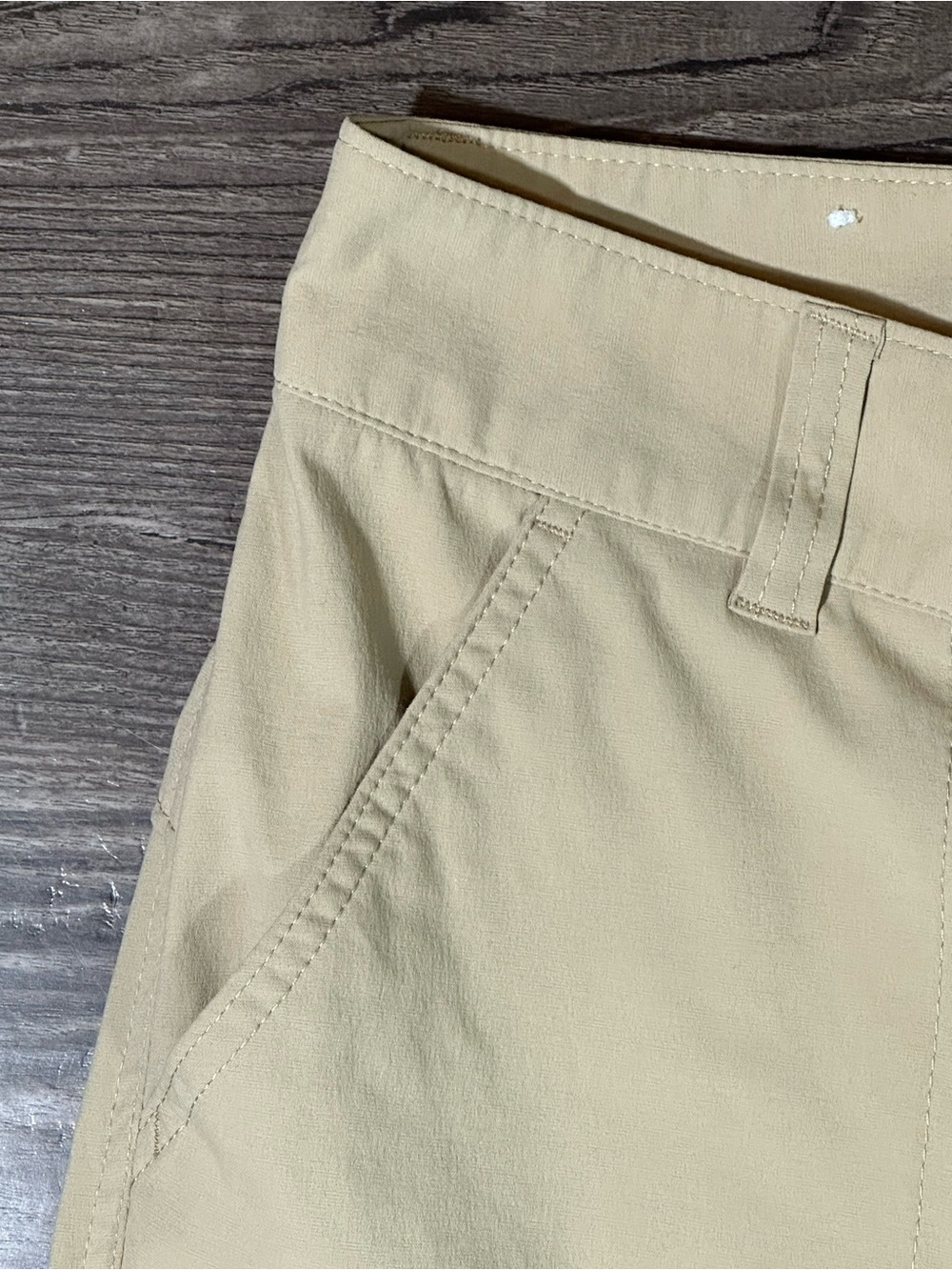 COLUMBIA Tan OMNI-SHIELD Saturday Trail Convertible Zip Off Pants 4 Short - Picture 5 of 15